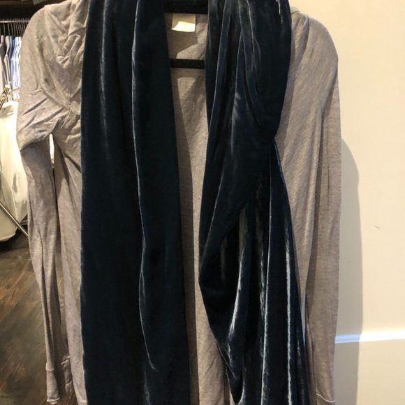 Erin Kleinberg grey cardigan with blue velvet scarf detail - Picture 1 of 2